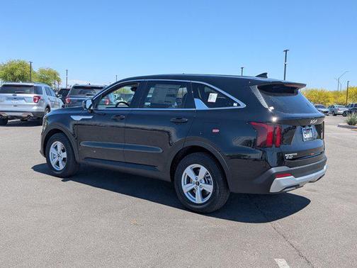 2025 Kia Sorento LX