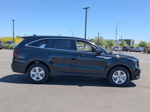 2025 Kia Sorento LX
