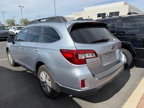 Ice Silver Metallic 2017 Subaru Outback 2.5i Premium