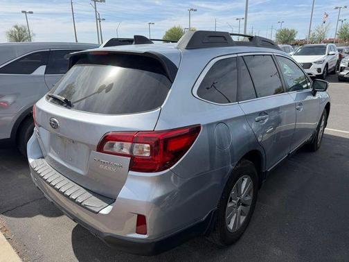 Ice Silver Metallic 2017 Subaru Outback 2.5i Premium