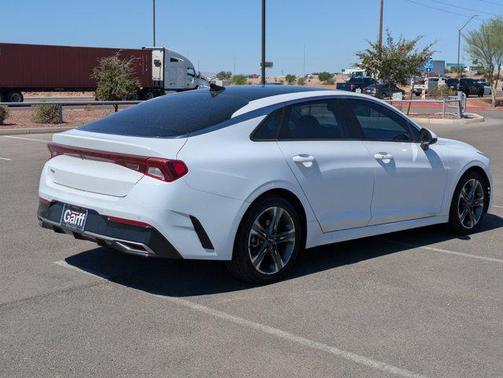2022 Kia K5 EX