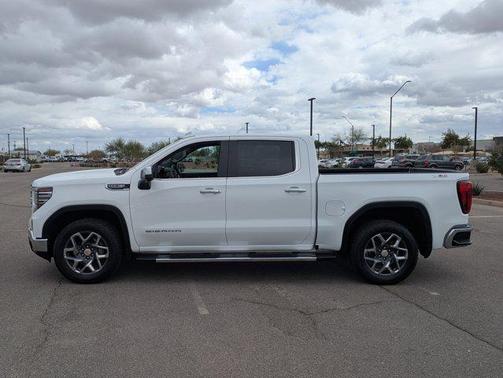 2025 GMC Sierra 1500 SLT