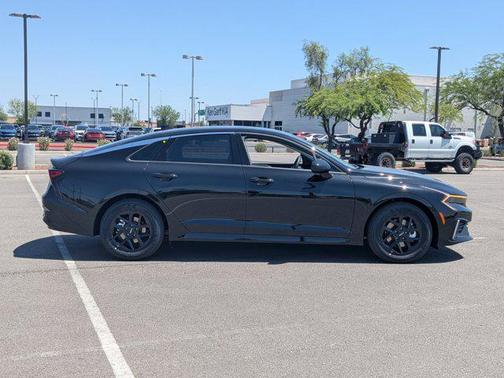 2025 Kia K5 LXS