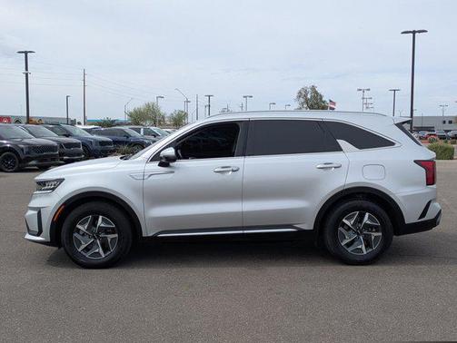 Silky Silver 2022 Kia Sorento Hybrid S