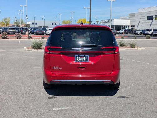 2025 Chrysler Pacifica L