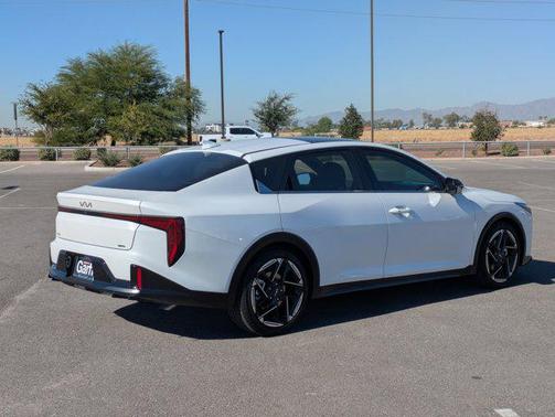 2025 Kia K4 GT-Line