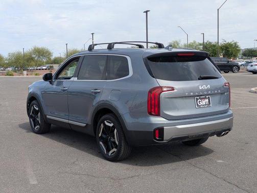 Everlasting Silver 2025 Kia Telluride S