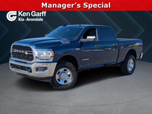 2022 RAM 2500 Tradesman Crew Cab 4x4 6'4' Box