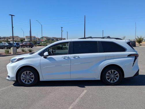 2023 Toyota Sienna XLE 7 Passenger