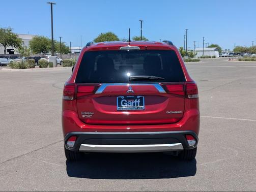 White 2016 Mitsubishi Outlander SEL
