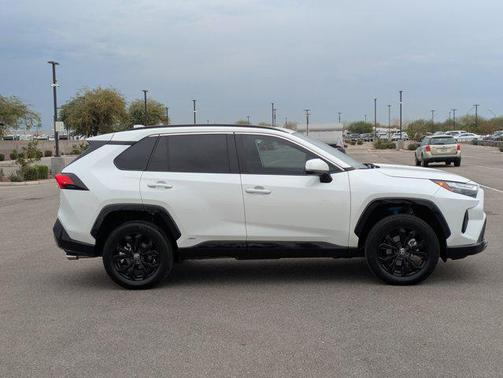 2024 Toyota RAV4 Hybrid SE