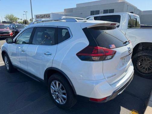 Pearl White 2018 Nissan Rogue SV