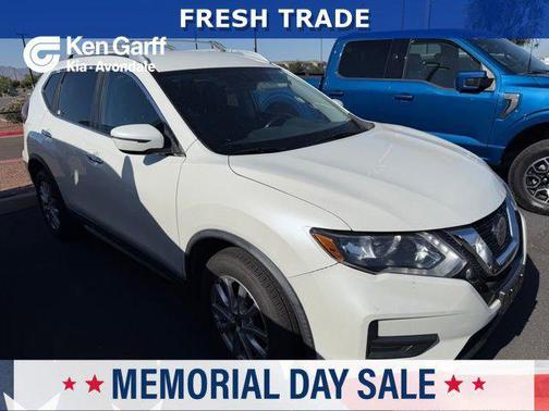 Pearl White 2018 Nissan Rogue SV