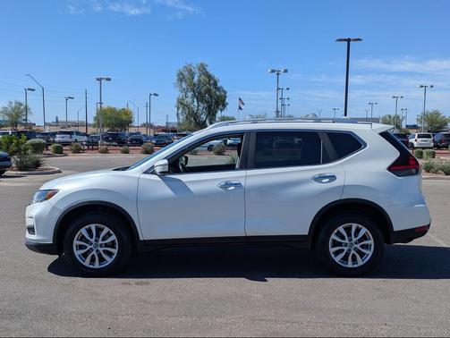 Pearl White 2018 Nissan Rogue SV