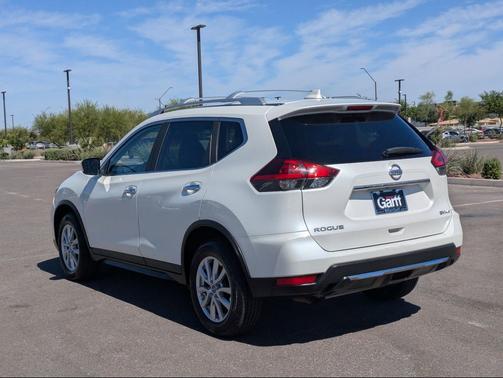 Pearl White 2018 Nissan Rogue SV