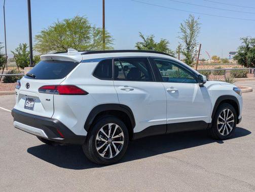 2022 Toyota Corolla Cross XLE
