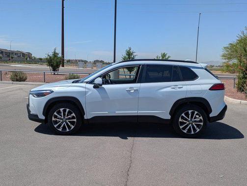 2022 Toyota Corolla Cross XLE