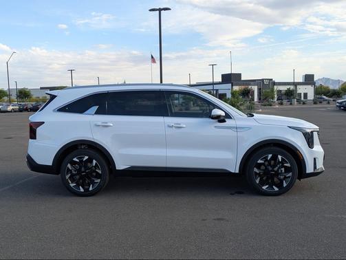 Glacial White Pearl 2026 Kia Sorento EX