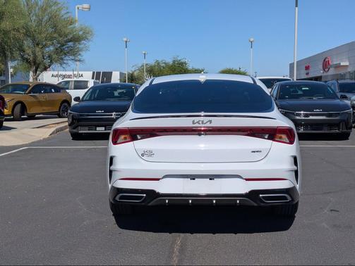 Glacial White Pearl 2024 Kia K5 GT-Line