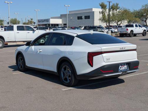 2025 Kia K4 LXS