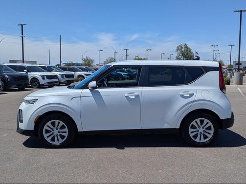 Snow White Pearl 2021 Kia Soul LX