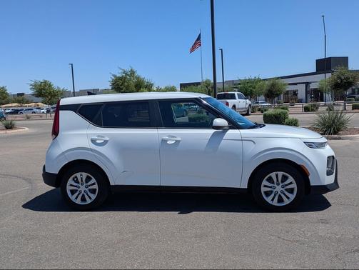 Snow White Pearl 2021 Kia Soul LX