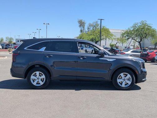 2025 Kia Sorento LX