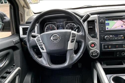 2017 Nissan Titan SL