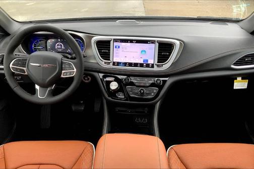 2025 Chrysler Pacifica Hybrid Pinnacle