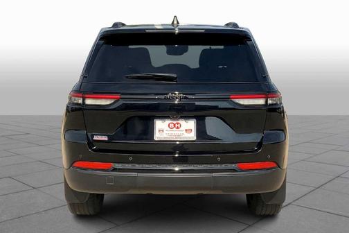 2024 Jeep Grand Cherokee Laredo