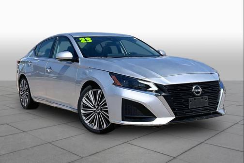 Brilliant Silver Metallic 2023 Nissan Altima 2.5 SL