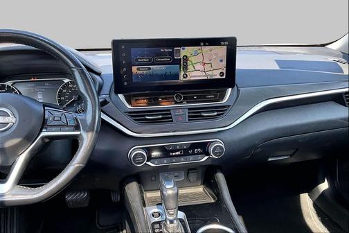 Brilliant Silver Metallic 2023 Nissan Altima 2.5 SL
