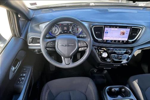 2023 Chrysler Pacifica Touring