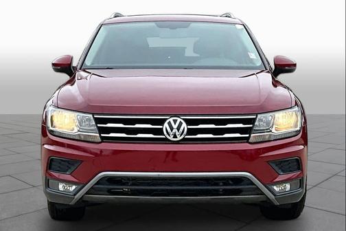 Cardinal Red Metallic 2018 Volkswagen Tiguan 2.0T SEL