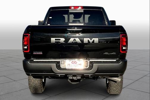 Diamond Black Crystal Pearlcoat 2026 RAM 2500 Tradesman
