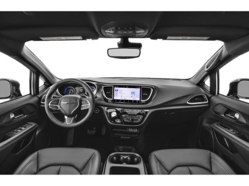 2025 Chrysler Voyager LX