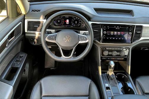 2022 Volkswagen Atlas 2.0T SE w/Technology