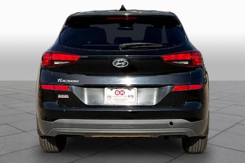 2021 Hyundai TUCSON SE