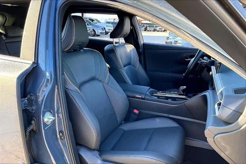 2025 Toyota Crown Signia LIMITED