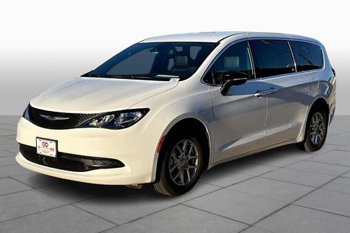 2025 Chrysler Voyager LX
