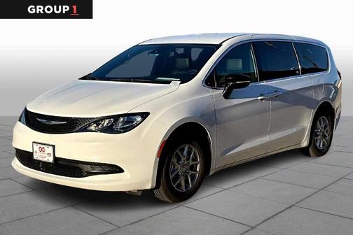 2025 Chrysler Voyager LX