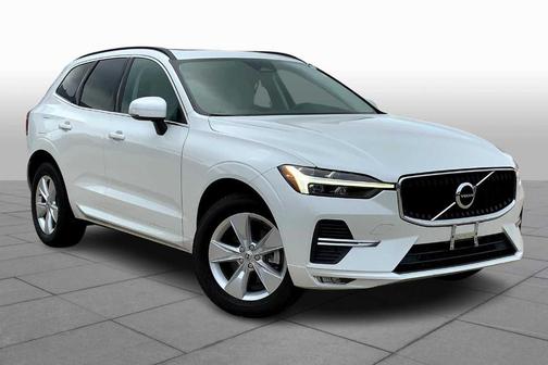 2022 Volvo XC60 B5 Momentum