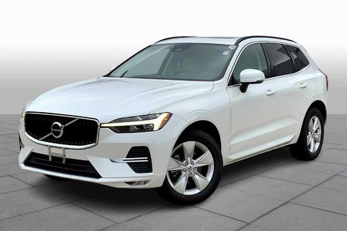 2022 Volvo XC60 B5 Momentum