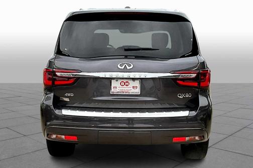 2023 INFINITI QX80 Luxe