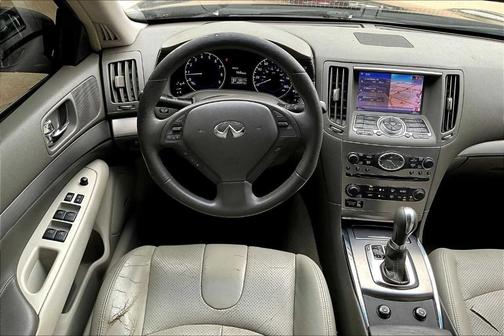 2015 INFINITI Q40 Base