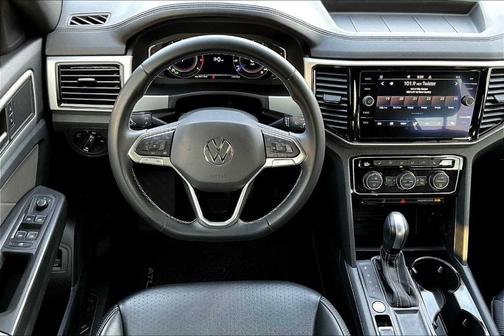 2022 Volkswagen Atlas Cross Sport 2.0T SE w/Technology