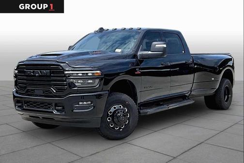 Diamond Black Crystal Pearlcoat 2026 RAM 3500 Laramie Crew Cab 4x4 8' Box