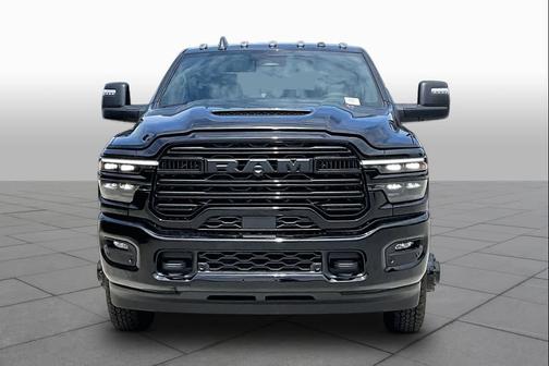 Diamond Black Crystal Pearlcoat 2026 RAM 3500 Laramie Crew Cab 4x4 8' Box