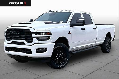 Bright White Clearcoat 2026 RAM 2500 Black Express Crew Cab 4x4 8' Box