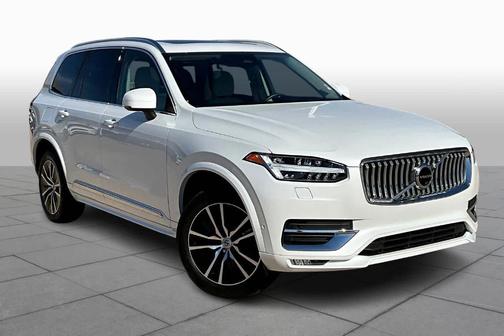 2023 Volvo XC90 B5 Plus